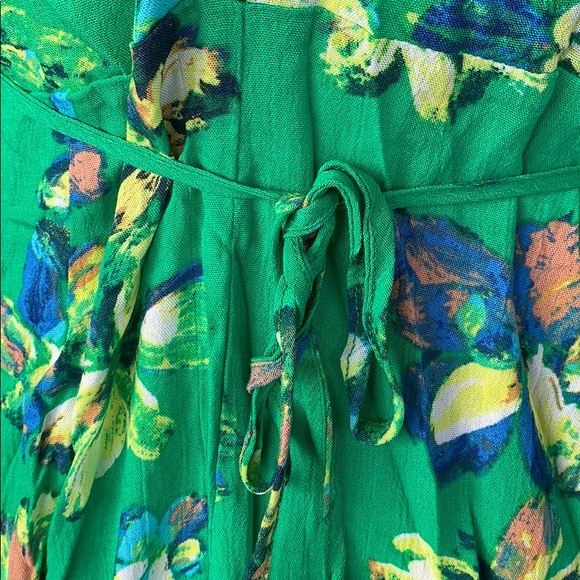 ❌DONATED❌Green Floral Cold Shoulder Wrap V-neck Midi Dress - Picture 9 of 12